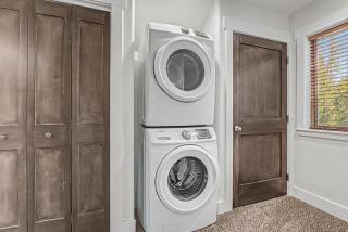 Cozy Studio • Trail Access • Walk to Payette Lake - 3
