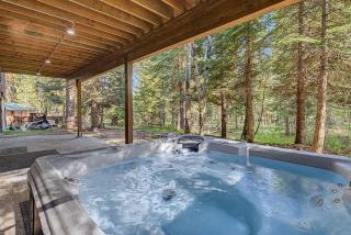 Magic 5BR Cabin • Hot Tub • Game Room • McCall - 3