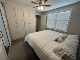 Rt 66 Fairgrounds Retreat by Tulsa Getaways - 2