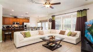 Spacious 6BR Villa with Pool SPA 3 Miles to Disney - 8