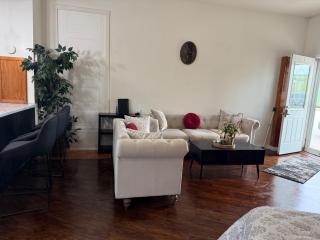 Modern Studio Retreat mixon villa Unit new 2 - 8