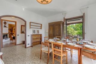 Villa Eva: Leggiuno 5-Bed Villa for Families & Groups (Sleeps 10) - Happy Rentals - 9