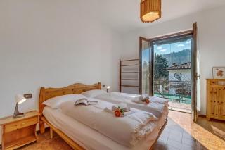 Villa Eva: Leggiuno 5-Bed Villa for Families & Groups (Sleeps 10) - Happy Rentals - 6