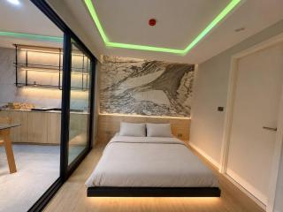 Luxurious 1bedroom room with two beds at Sukhmvit 12 - 9