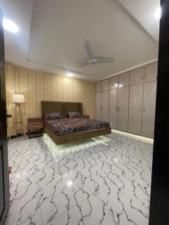 Golden Whisper 2 Bedrooms air conditioned - 1