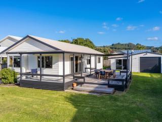 Nest by the Beach - Cooks Beach Holiday Home - 9
