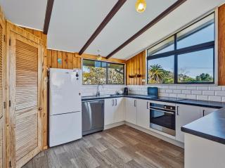 Joes Place - Cooks Beach Holiday Home - 1