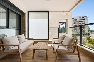 Cozy & Spacious 3BR with Balcony & Mamad - 8