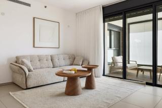 Cozy & Spacious 3BR with Balcony & Mamad - 3