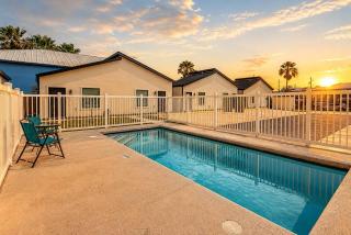 #15 South Padre Getaway Studio + Pool Relax - 8