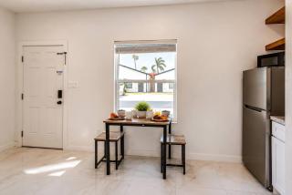 #15 South Padre Getaway Studio + Pool Relax - 6