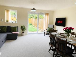 3 Bedroom Good for Contractor and Large group - 1