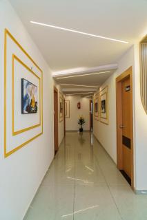 Hotel Landmark - 9