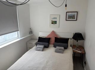 The Loft - Bright apartment centre St Ives sleep 4 - 7