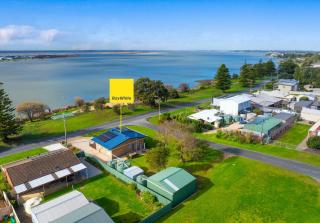 25 Captain Sturt Rd, Hindmarsh Island - 9