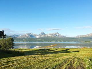 6 person holiday home in Storsteinnes - 6