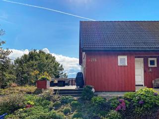 6 person holiday home in EYDEHAVN - 6