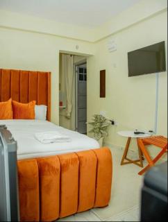 Burgundy Studio in CBD with free WI-FI - 8