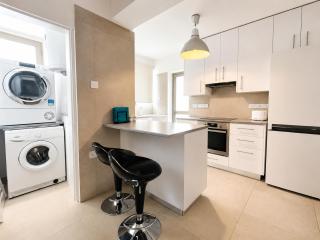 Spacious Apartment in Nicosia Landmark Hotel Area - Stasinou By Platform 357 - 4