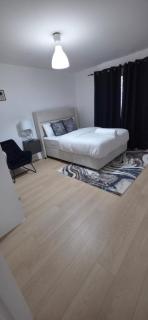 Queen room with ensuite bathroom - 9