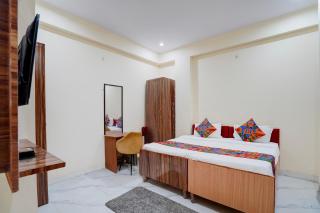 FabHotel RV - 8
