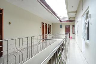 RedDoorz At Simpang Borobudur - 2