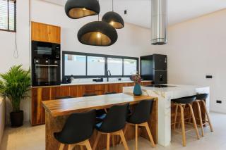 OM Villa Chic Island Luxurious Villa - 7