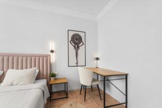 City Centre Apartment with Cathedral View, Self Check-in - 2