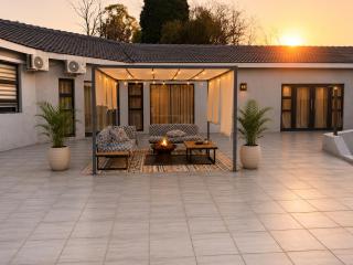 RiverfrontOasis - Huge Backyard, Pool, Grand Piano - 3