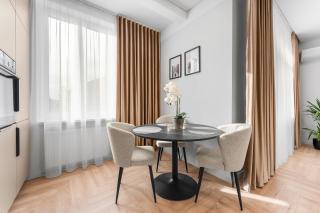 City Centre Apartment with Cathedral View, Self Check-in - 4