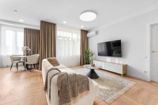 City Centre Apartment with Cathedral View, Self Check-in - 8