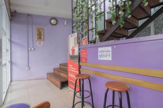 RedDoorz @ Gatot Subroto Street Bandung 3 - 6