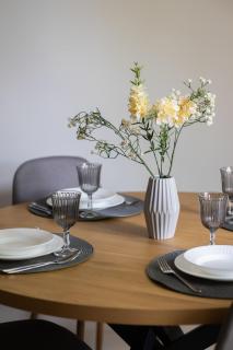 Bright Apartments in Warsaw Close to the Old Town by Noclegi Renters - 6