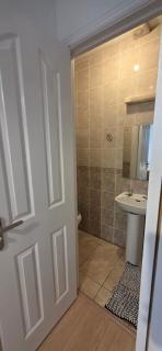 King room with en-suite bathroom - 9