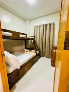 Lane 2 - 2BR Fully airconditioned Apartelle near Wilcon and Robinsons - 1