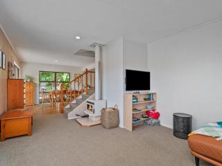 Skippers View - Onemana Holiday Home - 5