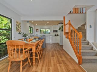 Skippers View - Onemana Holiday Home - 2