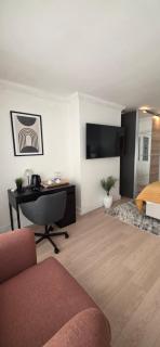 Large bedroom - 3