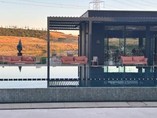 Still Waters - Luxury Lakeside Retreat with Hot Tub - 7