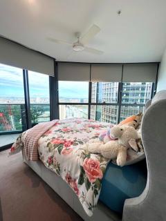 Luxury apartment at Queens Wharf Tower - 9