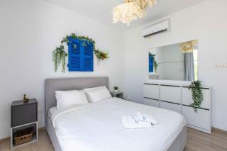 Lemon Tree 1-BR Apt with Terrace & Pool in Livadia - 6