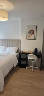 King Room with en-suite bathroom - 1