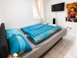 Cozy Private Rooms in Villa with WiFi & shared kitchen - 4