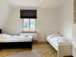Hasselbach Duo- 2 Wohneinheiten- 10 Betten- 4 Schlafzimmer- Parkplatz- Waschmaschine- 2 Küchen- 2 Bäder - 8