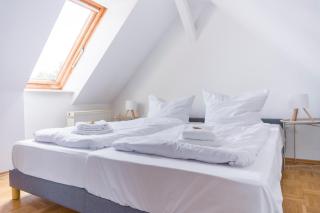 Hasselbach Duo- 2 Wohneinheiten- 10 Betten- 4 Schlafzimmer- Parkplatz- Waschmaschine- 2 Küchen- 2 Bäder - 7