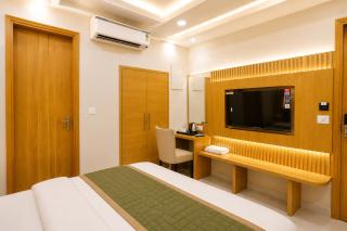 Hotel Glitz - Walk in from New Delhi Railway Station - 4