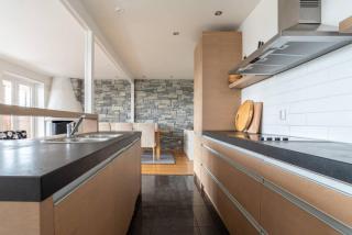 Spacious 3BR House with Sauna & Mountain Views - 4