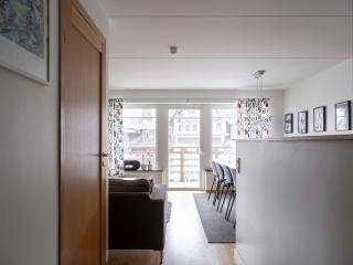 Central 3BR with Sauna & Parking - 1