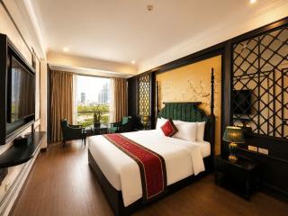 Regal Hotel & Spa - 8