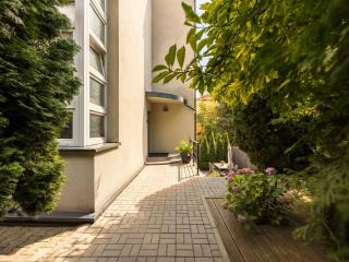 URBAN APARTMENTS Studio No 4A - Air Condition - Garden - Free Parking - 1